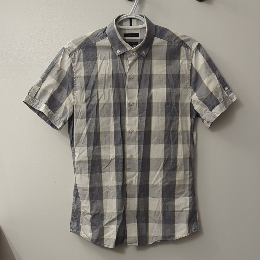 RW&Co Gray Casual Button Down Shirt with Plaid Pattern